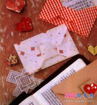 蝴蝶结装饰下的信封折纸教程