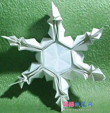 很漂亮的雪花折法