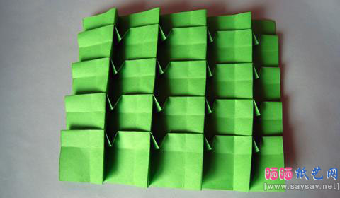折纸圣诞树图解步骤6