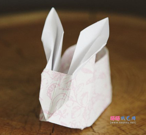 折纸可爱兔子造型垃圾盒成品图欣赏