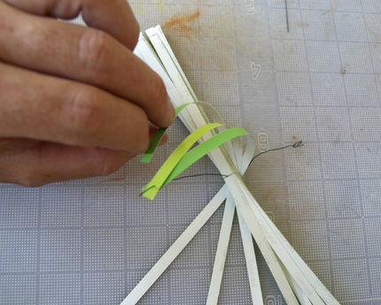 漂亮的节日灯笼折纸制作方法教程