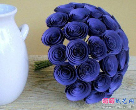 简易玫瑰花折纸成品图之蓝色妖姬