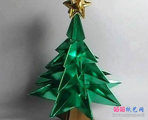 立体圣诞树手工折纸成品图