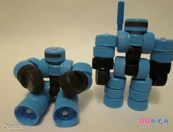 塑料瓶盖DIY机械战警机器人玩具制作教程图片步骤16