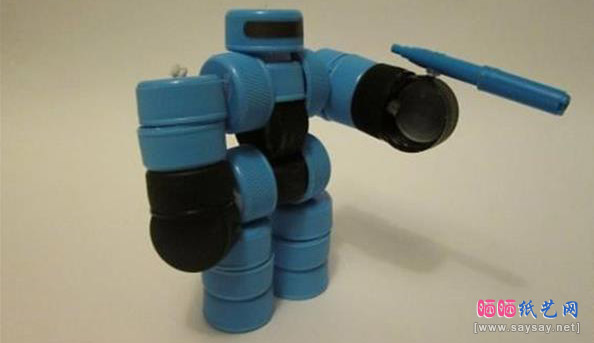 塑料瓶盖DIY机械战警机器人玩具制作教程图片步骤17
