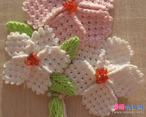 纯毛线编织五瓣小花朵的方法制作成品图