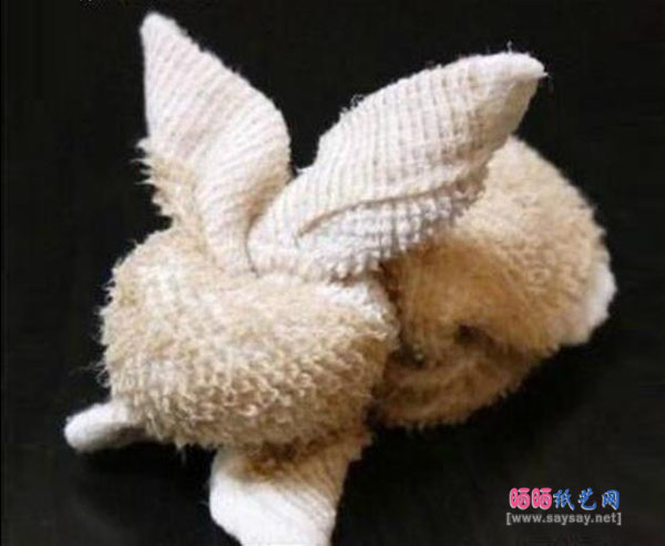 DIY毛巾布折叠可爱兔子成品图