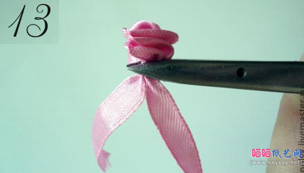丝带玫瑰花的折法DIY图片教程步骤13