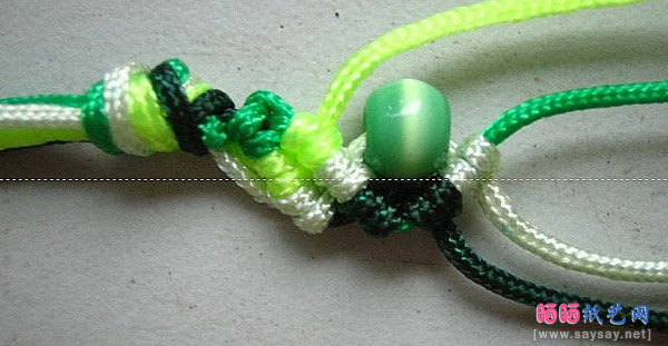 清新的中国结手链串珠编织教程图片步骤5