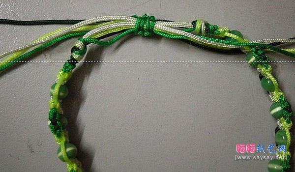 清新的中国结手链串珠编织教程图片步骤10