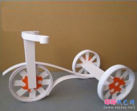 用纸做的自动车玩具手工DIY制作成品图