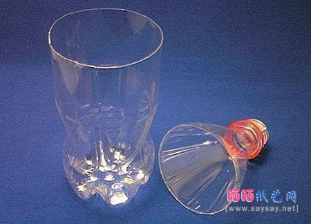 用可乐瓶、矿泉水瓶等塑料瓶做的美丽花瓶DIY教程图片步骤3