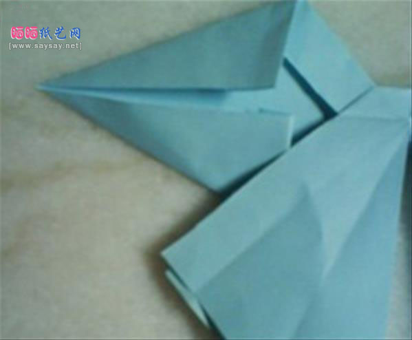手工折纸实用漂亮蝴蝶结的折法教程的详细图片步骤24