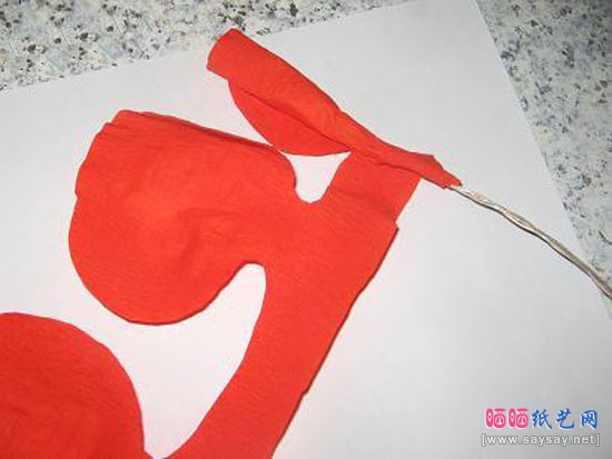 皱纹纸手工制作带叶玫瑰花的做法教程图片步骤9