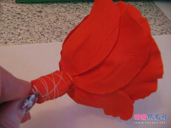 皱纹纸手工制作带叶玫瑰花的做法教程图片步骤12