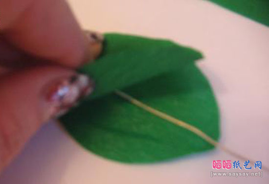 皱纹纸手工制作带叶玫瑰花的做法教程图片步骤16
