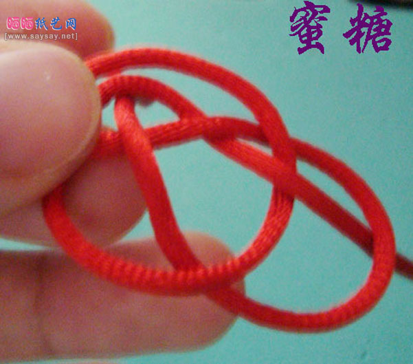 两股红绳手链手工编织方法图片步骤6