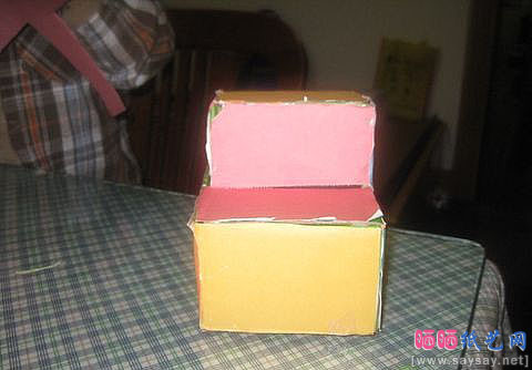 用废纸盒做咕噜牛的手工制作方法教程