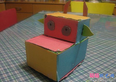 用废纸盒做咕噜牛的手工制作方法教程