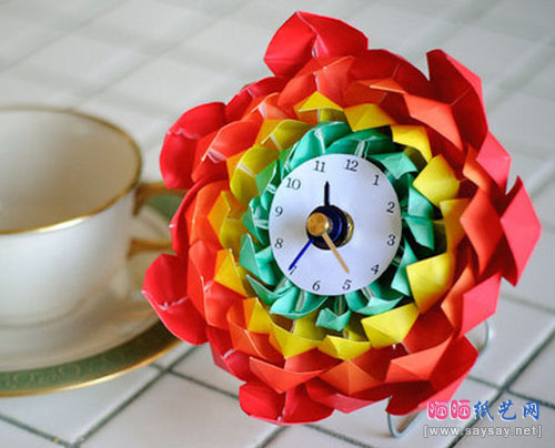 折纸手工制作精美花钟表DIY教程完成成品图