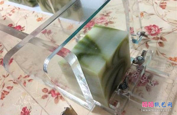 自制山茶青汁渲染皂的渲染方法图解教程图片步骤8