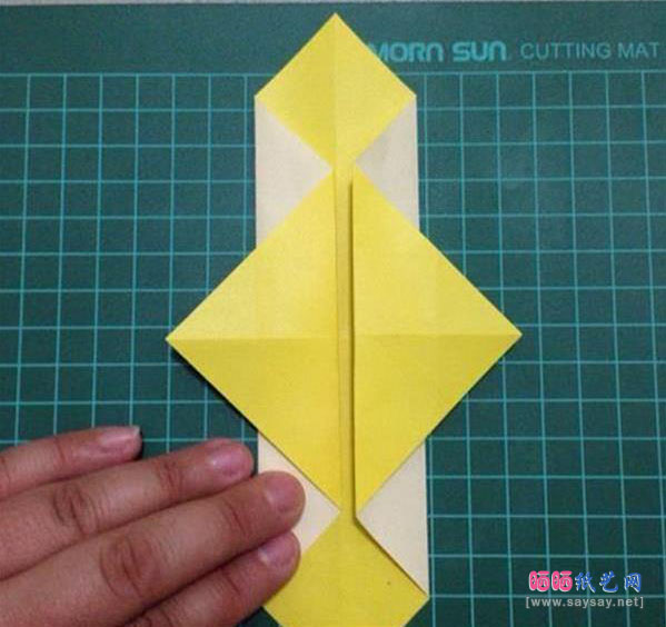 如何折纸灯笼 一款漂亮的元宵节手工折纸灯笼的做法教程图片步骤4