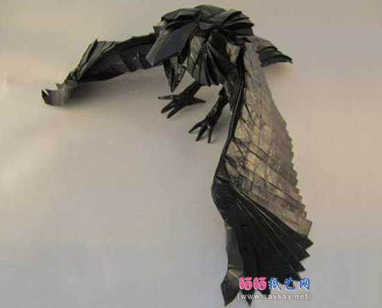 安德烈的折纸教程之乌鸦的折法完成效果图-晒宝纸艺网