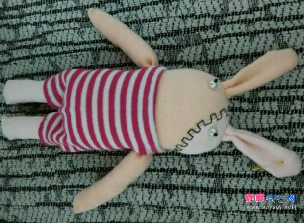 袜子娃娃制作教程 越狱兔布艺玩偶的做法