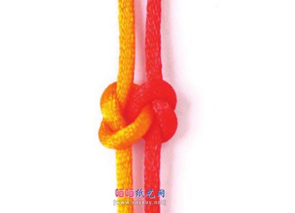 订情物DIY制作：同心结手绳编织方法