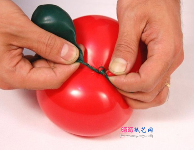 魔术气球教程基础篇之简易气球苹果的制作方法