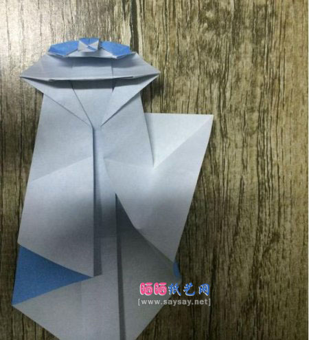 酷酷的站姿熊猫手工折纸实拍教程