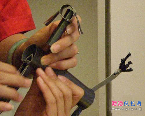 如何用废纸盒手工制作时尚个性纸巾架子