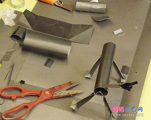 如何用废纸盒手工制作时尚个性纸巾架子