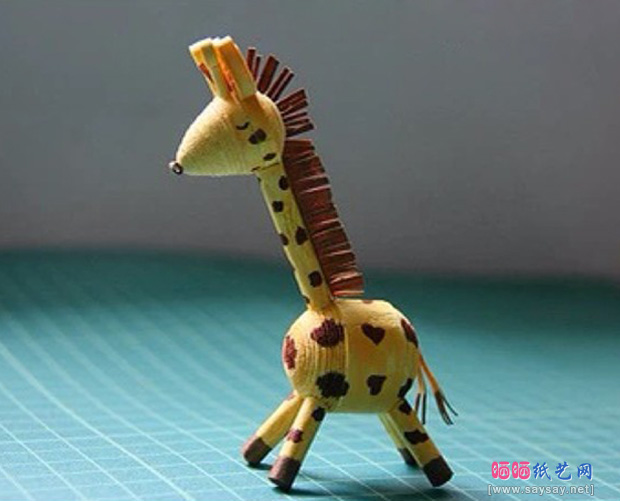衍纸手工制作可爱的长颈鹿DIY教程