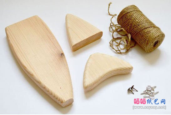 手工制作漂亮的木质小鱼挂件玩具