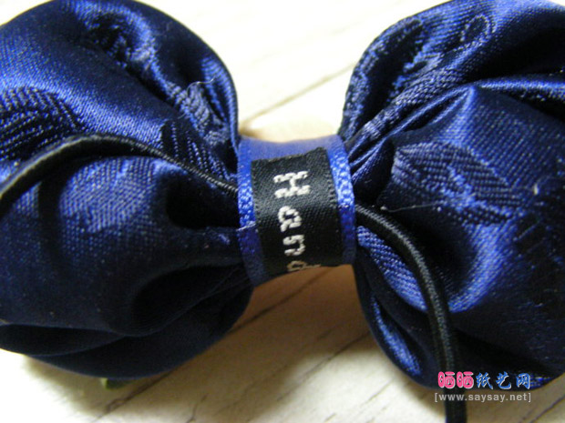 漂亮钮扣蝴蝶结发圈手工制作教程