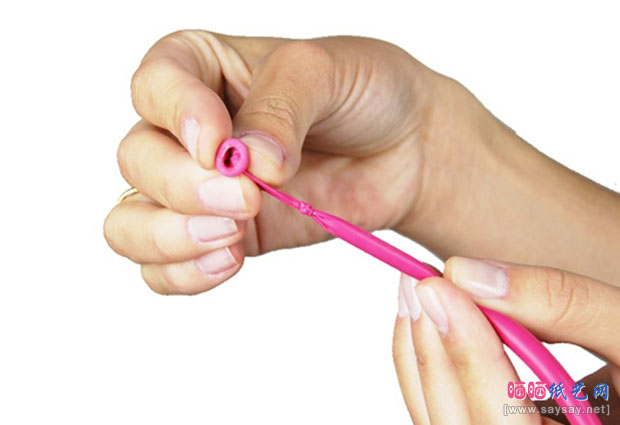 粉嫩小猪魔术气球动物造型制作教程详细图解