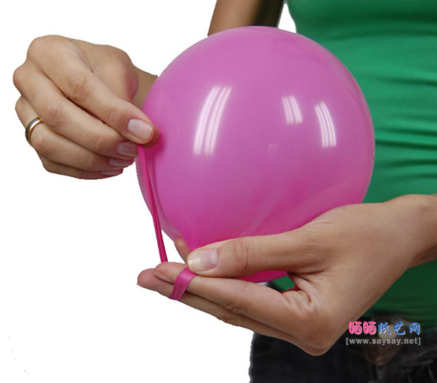 粉嫩小猪魔术气球动物造型制作教程详细图解