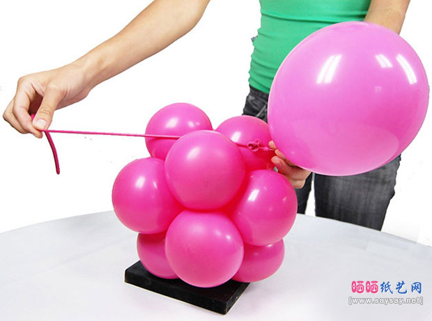 粉嫩小猪魔术气球动物造型制作教程详细图解