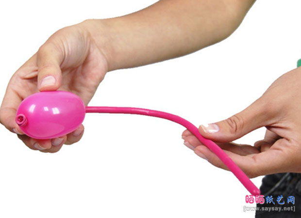 粉嫩小猪魔术气球动物造型制作教程详细图解