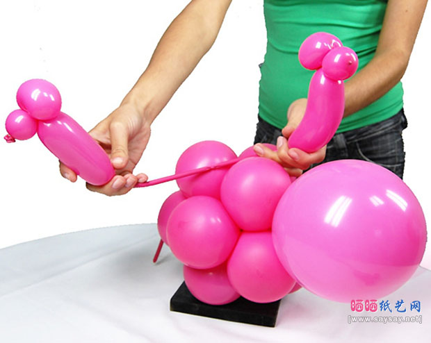粉嫩小猪魔术气球动物造型制作教程详细图解