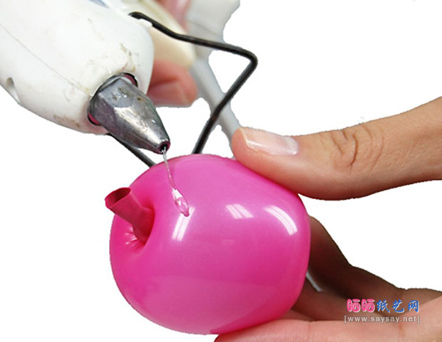 粉嫩小猪魔术气球动物造型制作教程详细图解