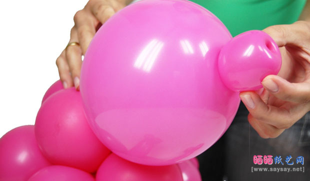 粉嫩小猪魔术气球动物造型制作教程详细图解
