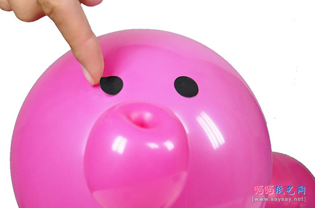 粉嫩小猪魔术气球动物造型制作教程详细图解