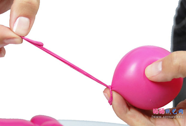 粉嫩小猪魔术气球动物造型制作教程详细图解