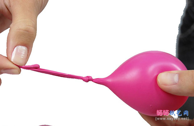 粉嫩小猪魔术气球动物造型制作教程详细图解