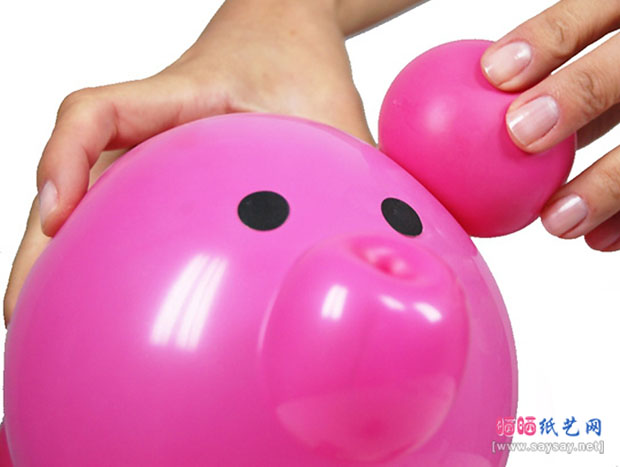 粉嫩小猪魔术气球动物造型制作教程详细图解
