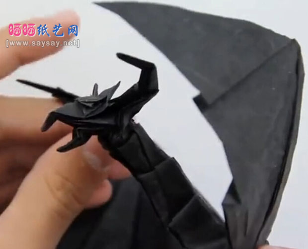 折纸大师的折纸视频教学 黑暗翼龙手工折纸DIY方法