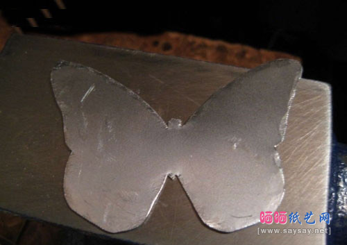 废钢片手工制作简单的金属蝴蝶造型DIY教程