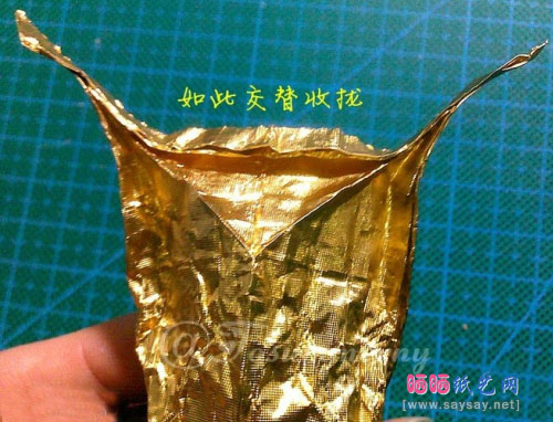 用糖果纸折出精彩的费列罗天使手工折纸实拍教程14